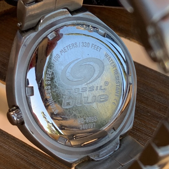 Fossil BLUE Silver Tone Water Resistant BQ-9093 Unisex Watch - Picture 9 of 9